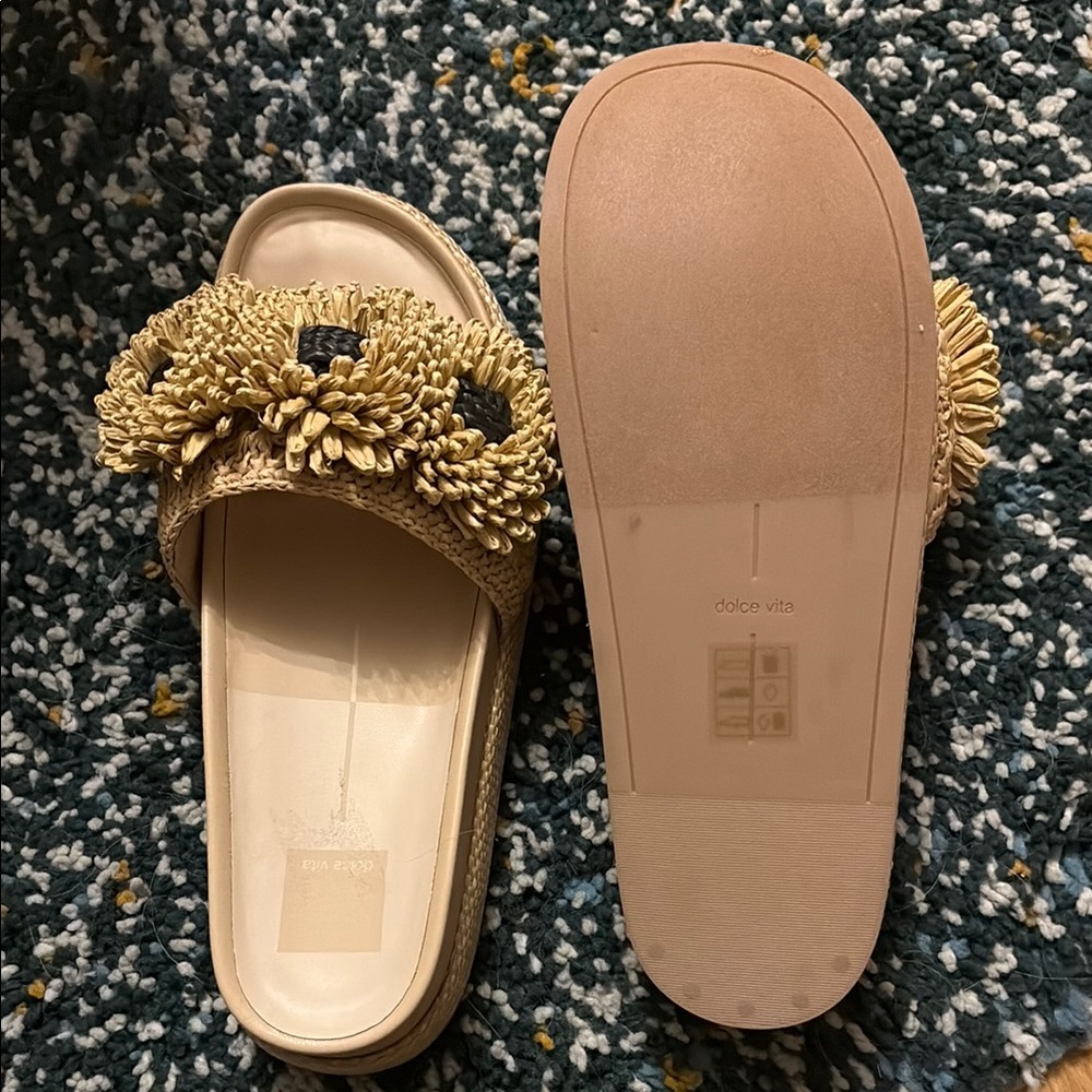 Dolce Vita Floral Tan Sandals - Picture 4 of 4